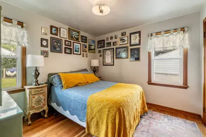 5655 N Paradise Ln, Glendale, WI 53209 - Photo 13