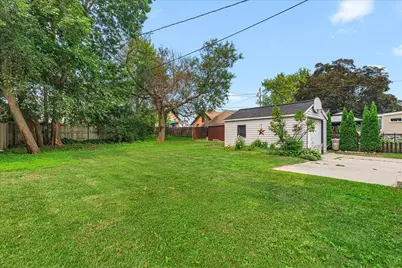 608  Pennsylvania Ave, West Bend, WI 53095 - Photo 25