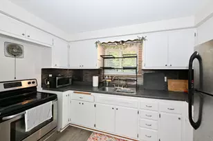 1531 N 116th St, Wauwatosa, WI 53226 - Photo 5