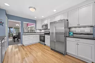 S75W17649 Harbor Cir, Muskego, WI 53150 - Photo 7