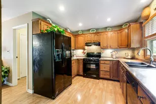 948 Cedar Dr, Burlington, WI 53105 - Photo 11