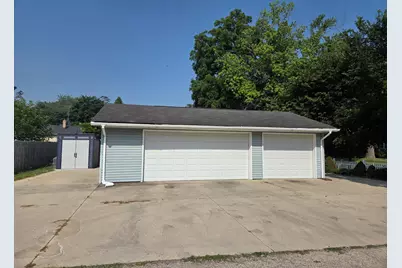 1946  Division St, East Troy, WI 53120 - Photo 5