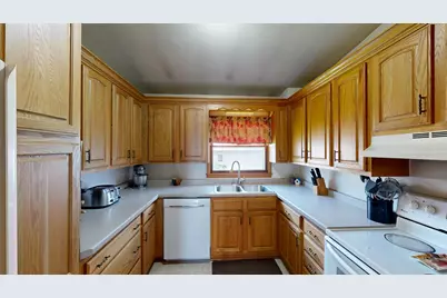 1761  Allison Park Dr, Richland Center, WI 53581 - Photo 5