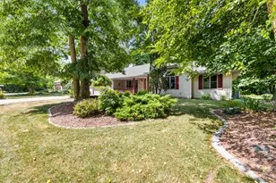 1912 Mapletree Rd, Howards Grove, WI 53083 - Photo 3