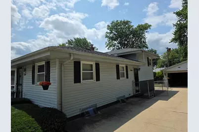 3244  Debra Ln, Racine, WI 53403 - Photo 3