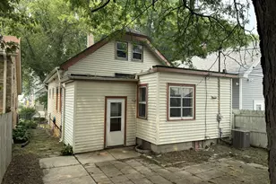 2122 S 77th St, West Allis, WI 53219 - Photo 19