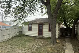 2122 S 77th St, West Allis, WI 53219 - Photo 17