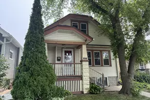 2122 S 77th St, West Allis, WI 53219 - Photo 3