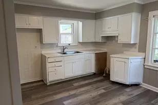 2122 S 77th St, West Allis, WI 53219 - Photo 7