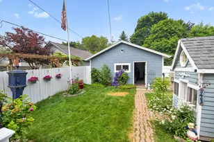 3463 N Bartlett Ave, Milwaukee, WI 53211 - Photo 29