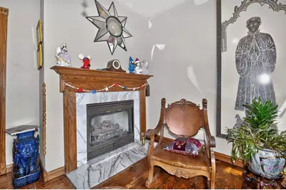 3463 N Bartlett Ave, Milwaukee, WI 53211 - Photo 9