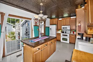 3463 N Bartlett Ave, Milwaukee, WI 53211 - Photo 3