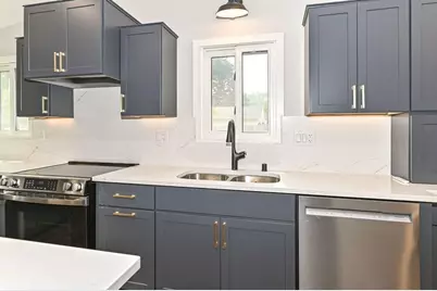 4138 N 84th St, Milwaukee, WI 53222 - Photo 5