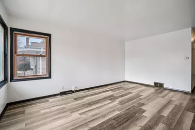 8610 W Potomac Ave, Milwaukee, WI 53225 - Photo 5