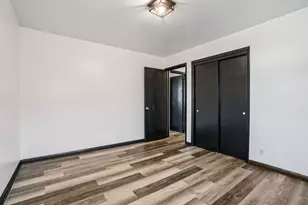 8610 W Potomac Ave, Milwaukee, WI 53225 - Photo 13