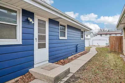 8610 W Potomac Ave, Milwaukee, WI 53225 - Photo 21