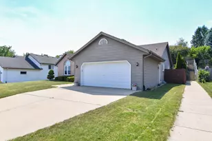 1732 Erin Ln, Waukesha, WI 53188 - Photo 39