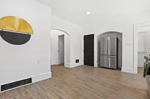 4726 W Eggert Pl., Milwaukee, WI 53218 - Photo 9