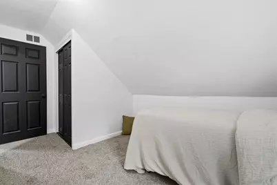 4726 W Eggert Pl, Milwaukee, WI 53218 - Photo 17