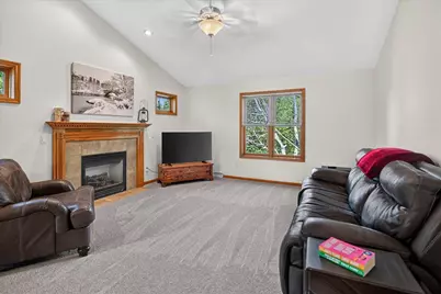 8  Peregrine Ct, Madison, WI 53593 - Photo 13