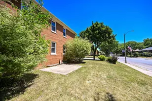 2303 N 81st St, Wauwatosa, WI 53213 - Photo 25