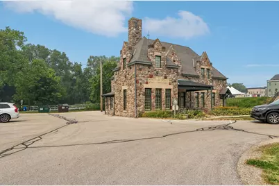 308  Copperfield Dr, Delafield, WI 53018 - Photo 63