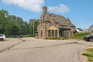 308 Copperfield Dr, Delafield, WI 53018 - Photo 63