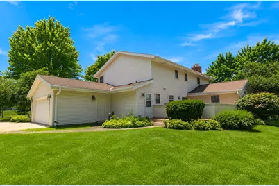18720  Abbey Ln, Brookfield, WI 53045 - Photo 21