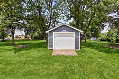 16000 W Santa Rosa Blvd, New Berlin, WI 53151 - Photo 33
