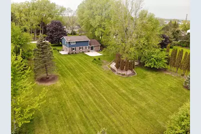 10234 N La Cresta Dr, Mequon, WI 53092 - Photo 27