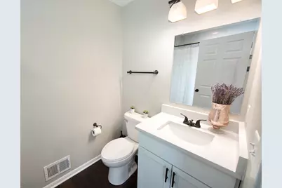 10234 N La Cresta Dr, Mequon, WI 53092 - Photo 11