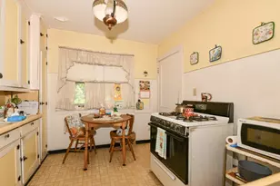 1901 E Hillcrest Ave, Milwaukee, WI 53207 - Photo 11