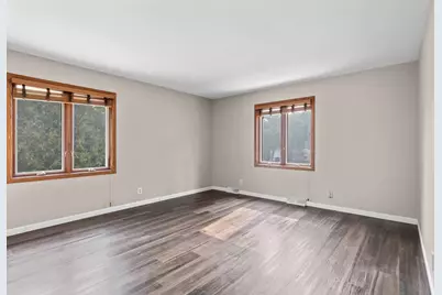 2003 S Valley Spring Dr, New Berlin, WI 53151 - Photo 33
