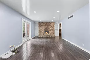 2003 S Valley Spring Dr, New Berlin, WI 53151 - Photo 17