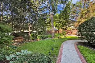 530 Park Cir, Elm Grove, WI 53122 - Photo 9