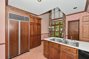 530 Park Cir, Elm Grove, WI 53122 - Photo 23
