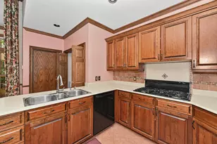 530 Park Cir, Elm Grove, WI 53122 - Photo 19