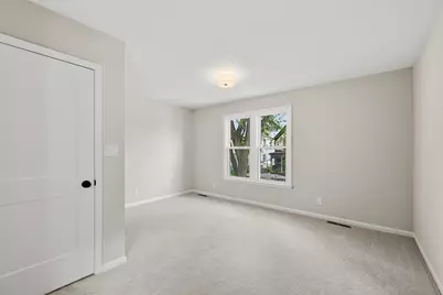 1711 N Astor St, Milwaukee, WI 53202 - Photo 19