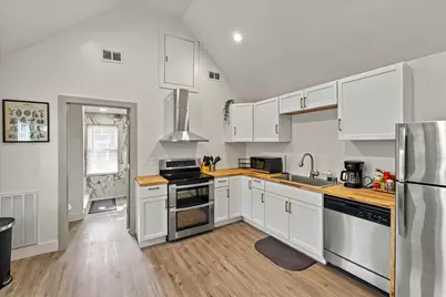 1850 N Warren Ave, Milwaukee, WI 53202 - Photo 19