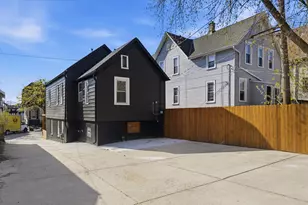 1850 N Warren Ave, Milwaukee, WI 53202 - Photo 27