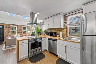 1850 N Warren Ave, Milwaukee, WI 53202 - Photo 5