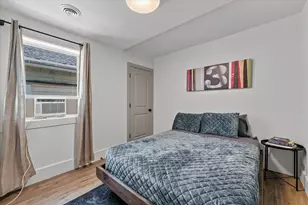 1850 N Warren Ave, Milwaukee, WI 53202 - Photo 9