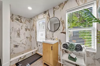 1850 N Warren Ave, Milwaukee, WI 53202 - Photo 21