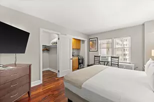 1028 E Juneau Ave, Milwaukee, WI 53202 - Photo 11