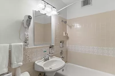 1028 E Juneau Ave #418, Milwaukee, WI 53202 - Photo 15