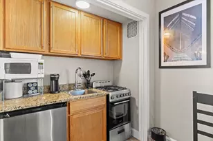 1028 E Juneau Ave, Milwaukee, WI 53202 - Photo 9