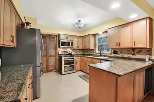 N22W22227 Meadowood Ct, Pewaukee, WI 53186 - Photo 17