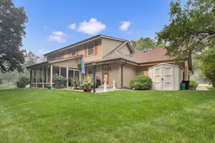 N22W22227 Meadowood Ct, Pewaukee, WI 53186 - Photo 33