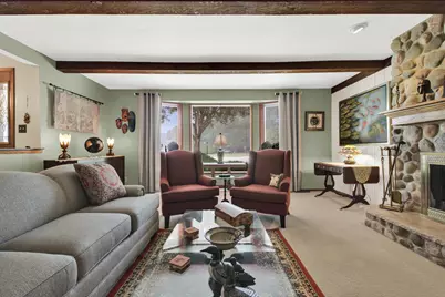 N22W22227  Meadowood Ct, Pewaukee, WI 53186 - Photo 11