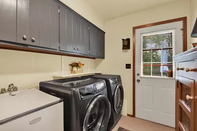 N22W22227  Meadowood Ct, Pewaukee, WI 53186 - Photo 19
